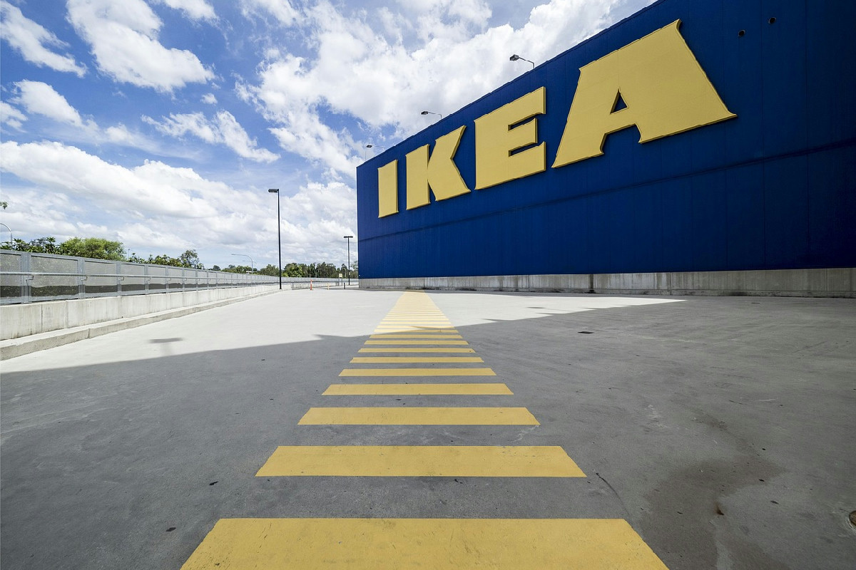FRIHETEN, il divano letto angolare IKEA più richiesto, ora costa 399 €: relax e spazio in più