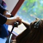 Hair Pro Style accelera la routine: la piastra 2 in 1 che asciuga e liscia in un attimo